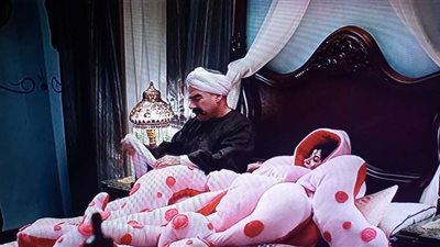 طقم الأختبوط.. ارتداء مربوحة طقم جديد للكبير في أحداث الحلقة الـ17 من مسلسل الكبير أوي