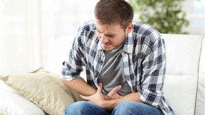 للتخلص من التقلصات.. أسباب وعلاج آلام البطن