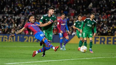 قادش يفجر مفاجأة و يفوز على برشلونة في الدوري الإسباني