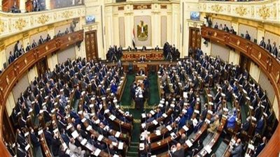 الحبس 3 سنوات وغرامة.. تعديلات أمام البرلمان لمواجهة الباعة الجائلين بالسكة الحديد