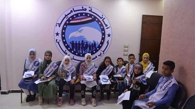 تقديم هدايا للأطفال الأيتام وتوزيع مساعدات غذائية.. أبرز فعاليات 