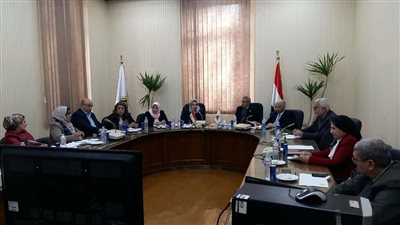 ندوات توعية وحملات لرفع الثقافة الصحية لمواجهة كورونا بجامعة بنها