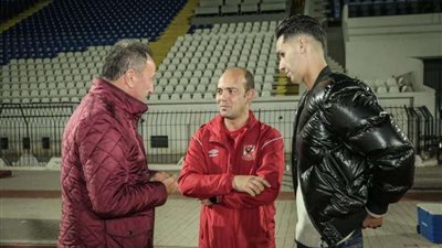 الخطيب يشكر طبيب الأهلي.. ويطمئن على بانون