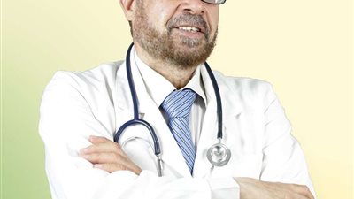 تسبب في وفاة طفلة مريضة بالسكري.. الأطباء تحقق مع جودة عواد