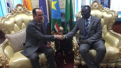السفير المصرى فى جوبا يبحث مع وزير داخلية جنوب السودان مجالات التعاون الثنائى