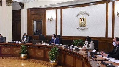 مدبولي يتابع تنفيذ المشروعات القومية في قطاعي الصحة والتعليم العالي