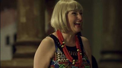 عودة الحاجة سمنتا للمزاريطة، في أحداث الحلقة 19 من مسلسل الكبير أوي
