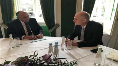 شكري يستهل زيارته إلى ميونخ بلقاء وزير خارجية هولندا