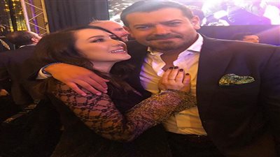 عمرو يوسف يتحدث عن غيرة كندا علوش من رقصه مع بوسي