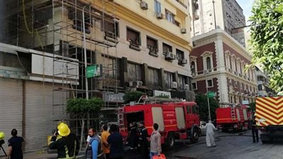 الحماية المدنية تسيطر علي حريق هائل داخل شقة بوسط البلد