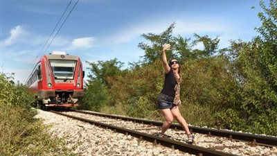 40% يعرضون حياتهم للخطر.. ضحايا السيلفي في تزايد مستمر