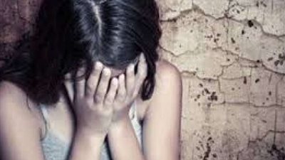 فنان شهير يواجه اتهام بالاعتداء الجنسي على قاصر