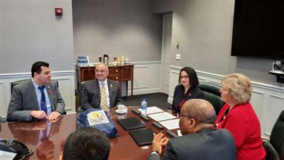 رئيس جامعة أسيوط يوقع اتفاقية تعاون مع جامعة لويفيل الأمريكية