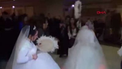 بدون عريس.. حفل زفاف غير تقليدي لفتاتين من ذوي القدرات 