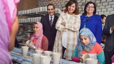 نبيلة مكرم تثمن جهود أعضاء 