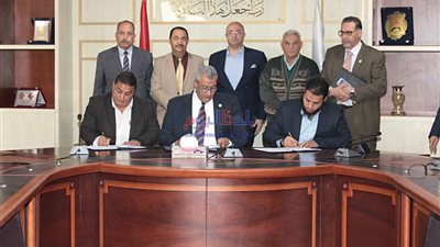 بروتوكول تعاون لتركيب وصلات الصرف الصحي بالميمون ونزلة جنيدي ببني سويف