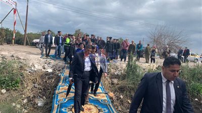 ترحيبًا بوزيرة الهجرة.. تفاصيل فرش أهالي الغربية معدية المصرف 