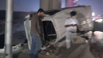 إصابة 13 شخص في انقلاب سيارة ميكروباص بطريق 