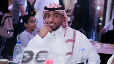 السيناريست مشعل العنزي يستعد لكتابة فيلم سعودي