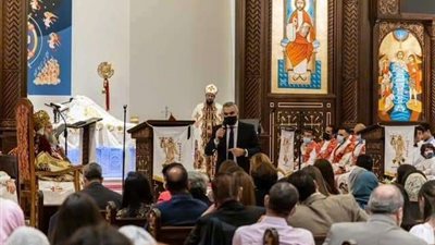 مشاركة سفير مصر في واشنطن في قُداس عيد القيامة