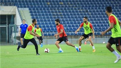 تدريبات استشفائية للاعبي الأهلي اليوم بفندق الإقامة في الإمارات