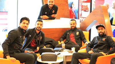 بعثة الأهلي تغادر إلى الإمارات استعدادًا لمواجهة السوبر