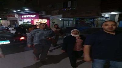 يقودها رئيس حي المعادي .. حملة مكبرة لرفع اشغالات المحلات المخالفة