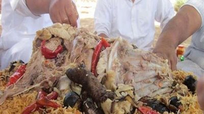 لماذا لا يأكل السعوديون الطعام بـ