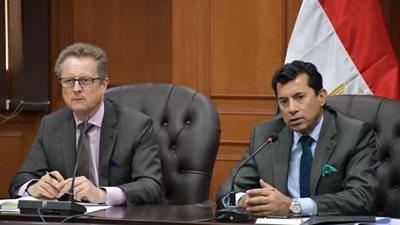 فى الوعى البيئى وقضايا المناخ  .. وزير الشباب والرياضة يبحث التعاون مع السفير الألماني
