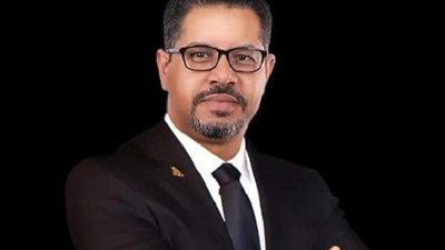 محمود زكريا: الدباسة الذكية التقنية الأحدث لجراحات السمنة