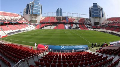 فايلر يعاين ملعب السوبر في الإمارات