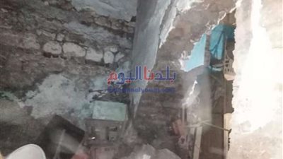 إزالة عقار آيل للسقوط بحي وسط مركز مغاغة بالمنيا