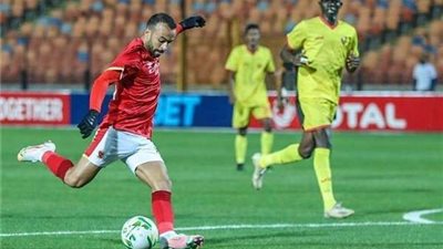 التعادل السلبي يحسم الشوط الأول من مباراة الأهلي أمام طلائع الجيش في الدوري المصري
