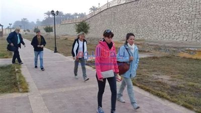 وفد سياحي ألماني يزور المناطق الآثرية بمحافظة المنيا