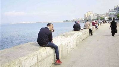 إهمال وتعديات.. سور كورنيش الإسكندرية الأثري بين المطرقة والسندان