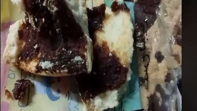 بسبب الديدان.. وجبة مدرسية تثير غضب أهالي المرج (فيديو)