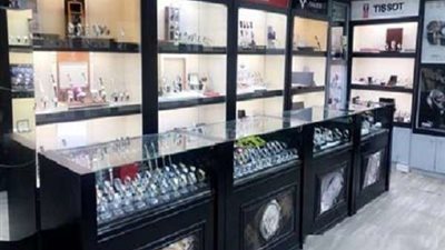 سرق ساعات بـ8 ملايين.. الشرطة تقبض على آسيوي