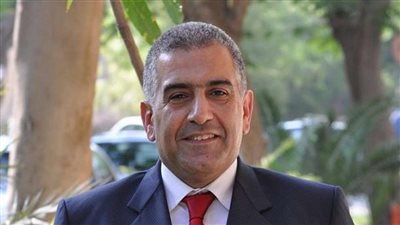 خبير استثماري: القيادة السياسية تريد حل المشاكل بين أصحاب الشركات والبنوك