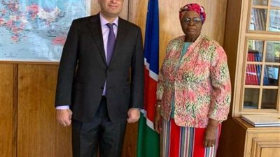 السفير المصري في وندهوك يلتقي نائبة رئيس الوزراء وزيرة العلاقات الدولية والتعاون الناميبية