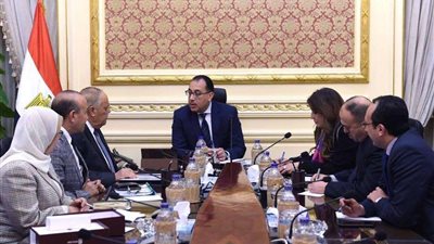 رئيس الوزراء يتابع مقترحات هيكلة الجهاز الإداري للدولة