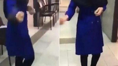 ممرضة تعقم مستشفى بـ