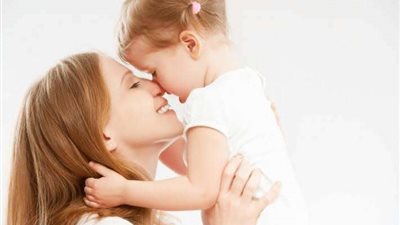 معالجة نفسية: عدم التطرف في التربية يخلق طفلًا سويًا صائب الاختيار