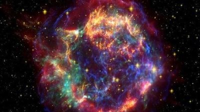 نيازك تضرب الأرض بـ