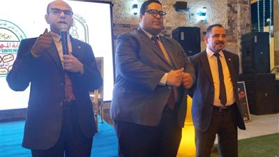 عضو مجلس نقابة علميين قبطى يسلم جوائز حفظة القرآن الكريم بنقابة علميين الدقهلية