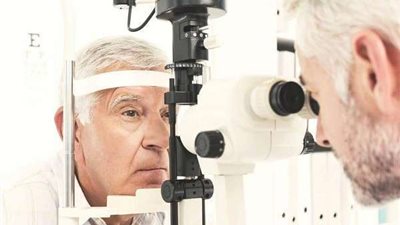 بعد سن الأربعين.. تغيرات خطيرة تحدث في العين