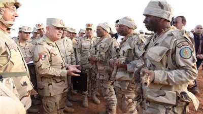 رئيس الأركان يشهد المرحلة الرئيسية لمشروع مراكز القيادة بشير 21