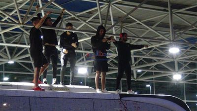 بعد التتويج بالسوبر المصري.. بعثة الزمالك تصل القاهرة