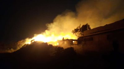 20 سيارة إطفاء وخزانات مياه استراتيجية.. محاولات مستمرة للسيطرة على حريق مصنع كرداسة