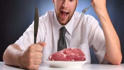 مقارنة بالنساء.. ما سر زيادة إقبال الرجال على تناول اللحوم؟