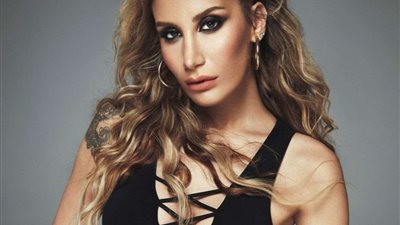 بالفيديو.. مغنية شهيرة تثير الجدل بقولها 